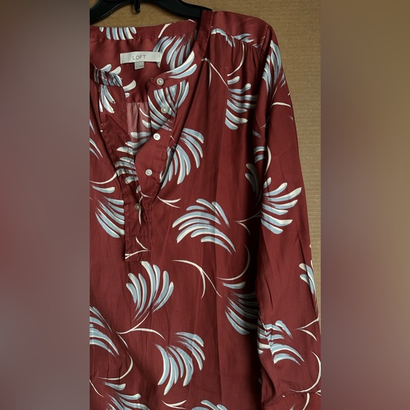 Size Small Business Casual Blouse - Picture 3 of 3